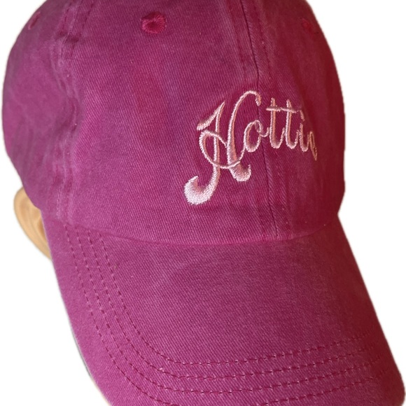 Hoottie women pink hat - Picture 2 of 3